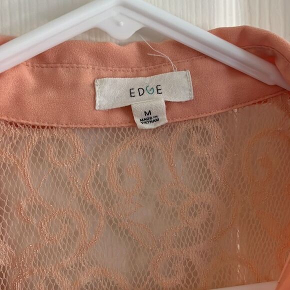 🔹4/$25 Sleeveless Peachy Button-Down Tank w/ Lace Back - Picture 3 of 7